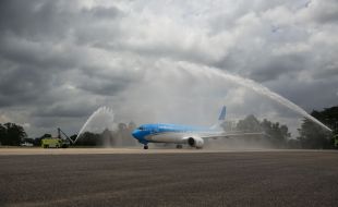 boeing_aerolineas_argentinas_celebrate_delivery_of_airlines_first_737_max