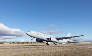 first_south_korean_a330_mrtt_lands_in_busan_for_acceptance_tests