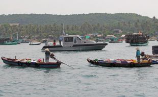 metal-shark-united-states-us-vietnam-coast-guard-45-defiant-fast-response-patrol-boat-military-vietnam-coast-guard-embassy_metal_shark