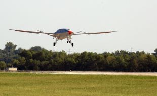 Boeing MQ-25 Unmanned Aerial Refueler Completes First Test Flight - Κεντρική Εικόνα