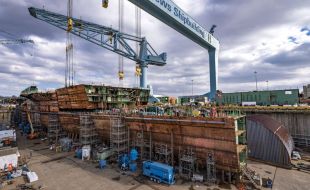 newport_news_shipbuilding_completes_806-metric_ton_superlift